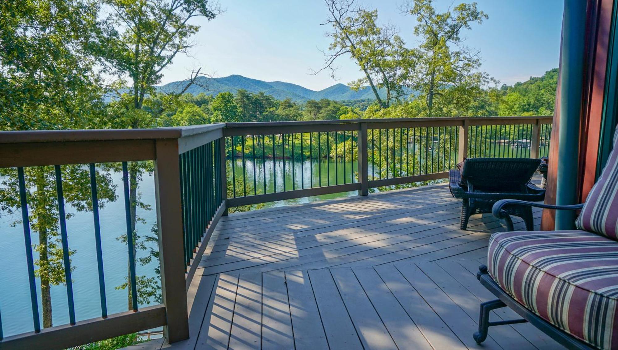 Stonecrest Lodge Lake Front Home With Private Boat Dock Hiawassee Exterior foto