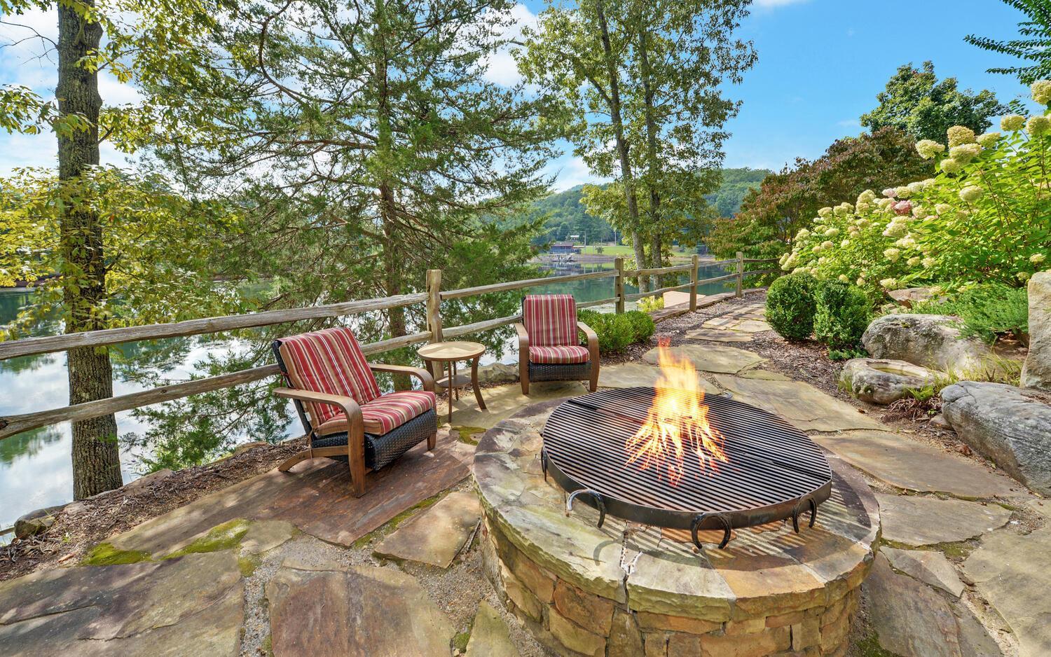 Stonecrest Lodge Lake Front Home With Private Boat Dock Hiawassee Exterior foto